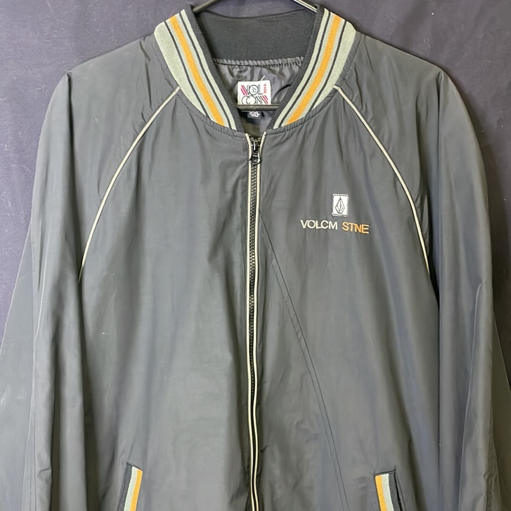 Volcm mens black wind jacket!